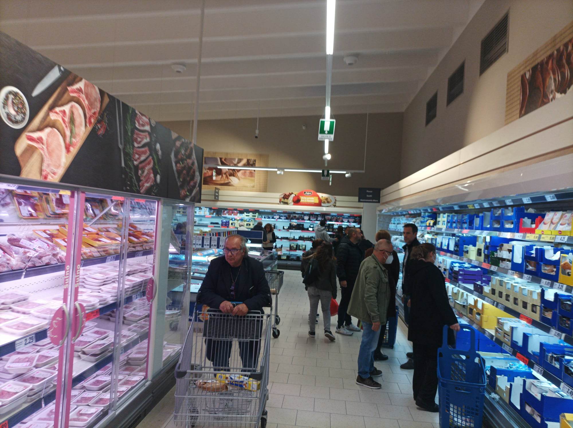 Prezzi pazzi e famiglie in crisi, nel Cagliaritano discount come funghi: ne apriranno altri 7 