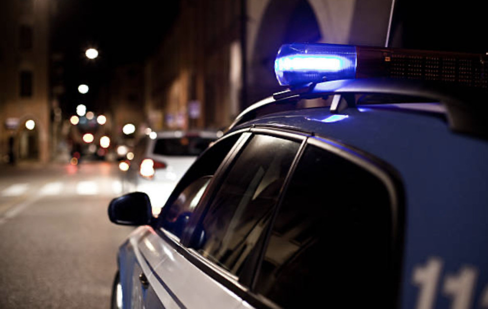 Accoltellato 32enne fuori da un bar, arrestato il colpevole