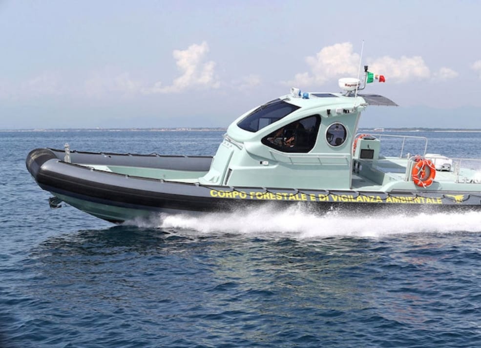 Ormeggiano la barca a vela nell’area protetta dell’Asinara: multati turisti francesi