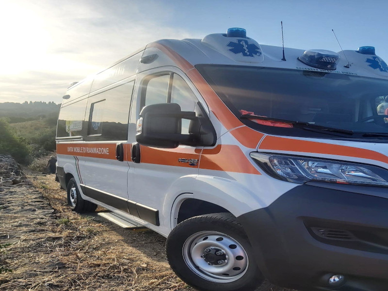 Tragedia sul lavoro in Sardegna, operaio precipita da 4 metri e muore: addio a Roberto Carboni