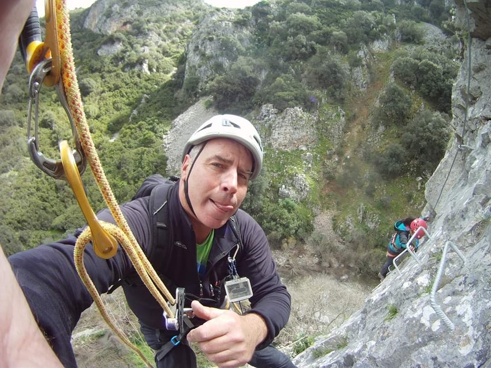 Lacrime per Josè Aneris, morto durante un’escursione con amici: “Perdiamo un bravissimo tecnico del soccorso”