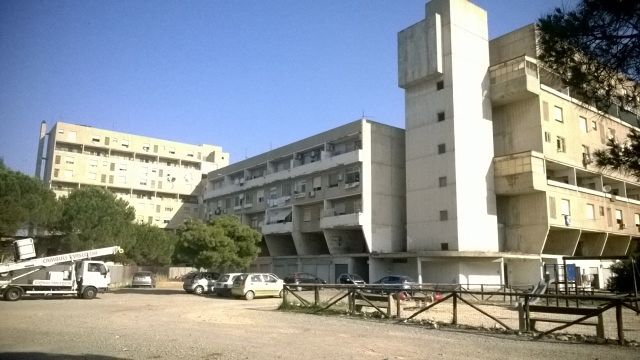 Cagliari, il Comune non spende i soldi per aggiustare le case popolari e la Regione glieli toglie