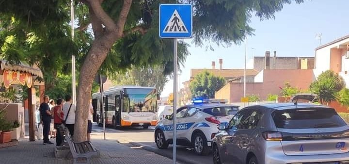 Assemini, pedone investito dal pullman del Ctm sulle strisce pedonali in Corso Europa: ricoverato, è in coma