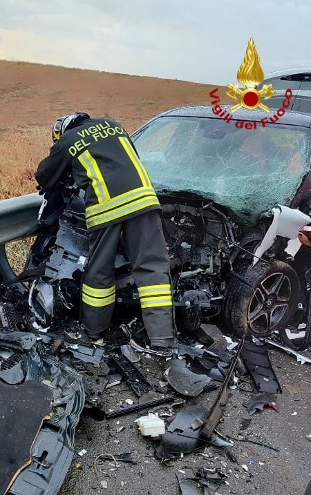 Schianto tra due auto sulla Ss 128 a Monastir: gravi un 19enne e una quarantenne