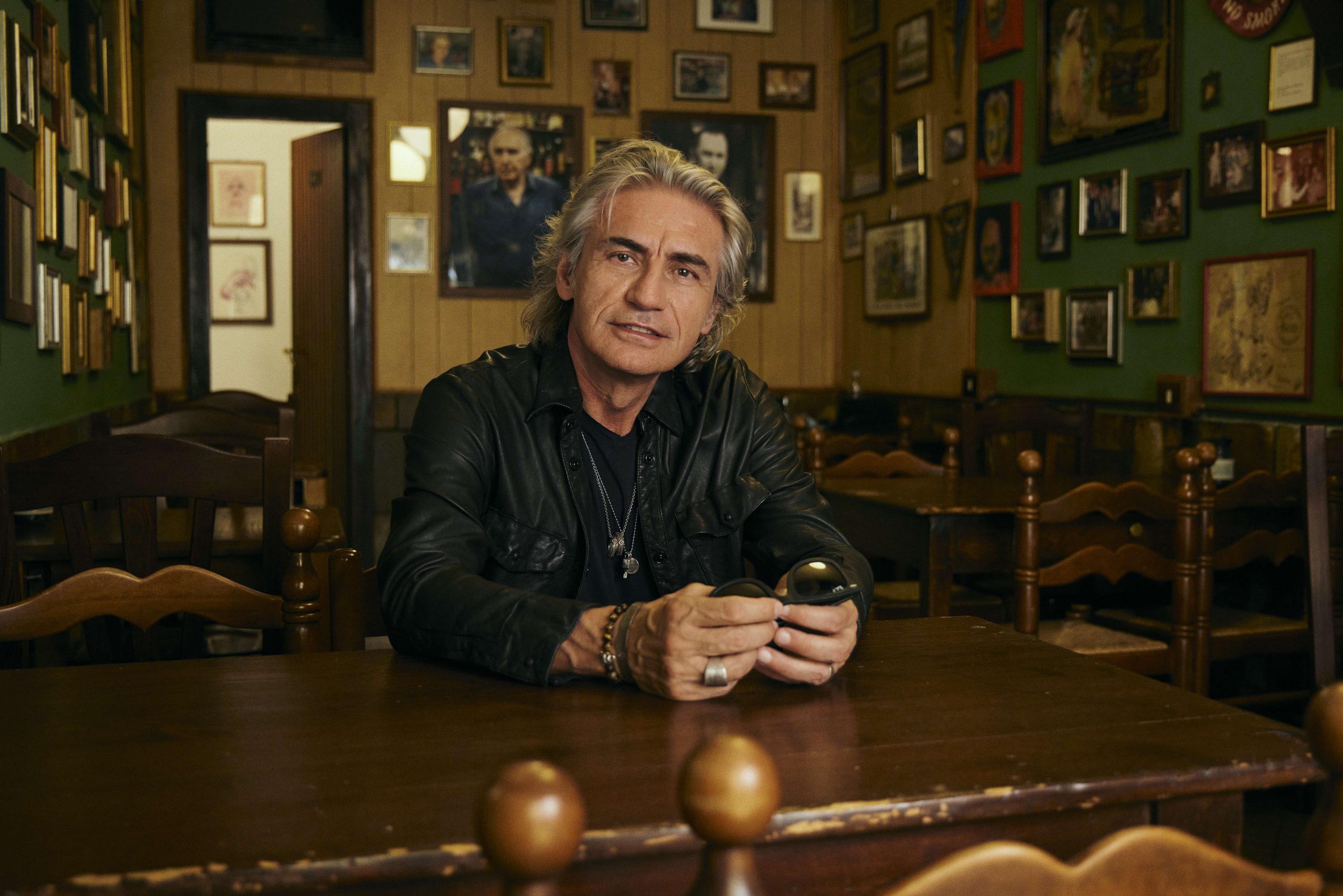 Alghero pronta a urlare contro il cielo, a Capodanno la superstar è Luciano Ligabue