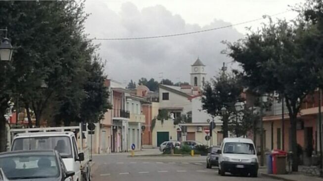 Anziano derubato a Samassi mentre è al telefono, il ladro scappa con 25 euro