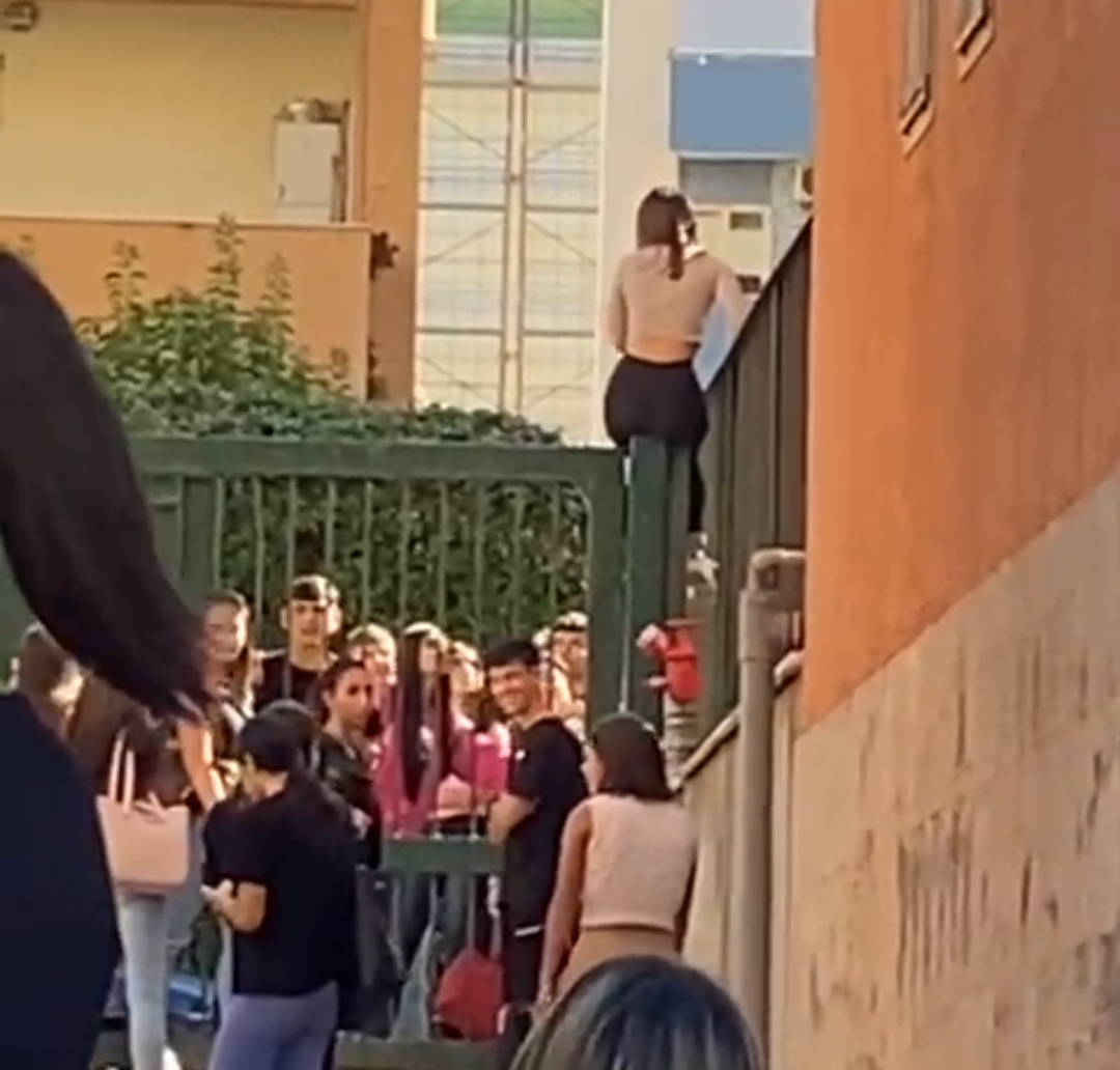 Polemiche per gli studenti senza macchinette a Cagliari: “C’è chi non fa colazione e la ricreazione serve per socializzare”
