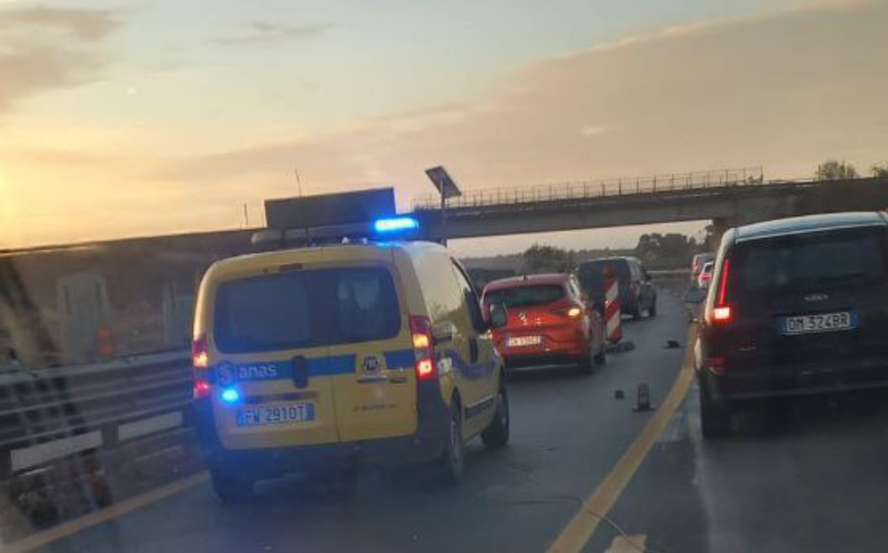 Incidente sulla Ss 131, lunghe code e arrivare a Cagliari diventa un’odissea