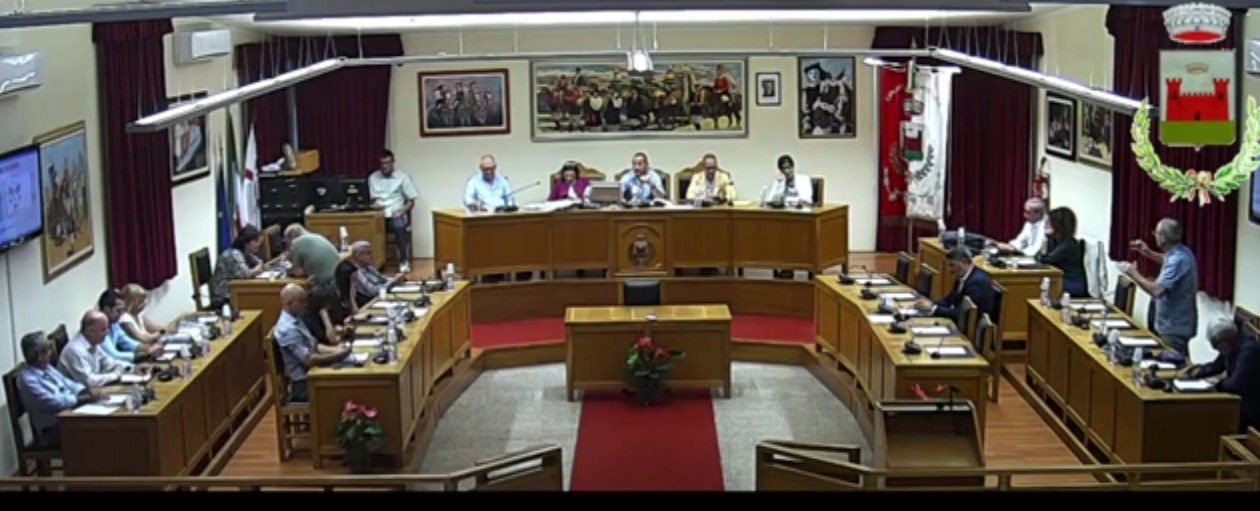 Scontro in aula per il mancato teatro a Capoterra