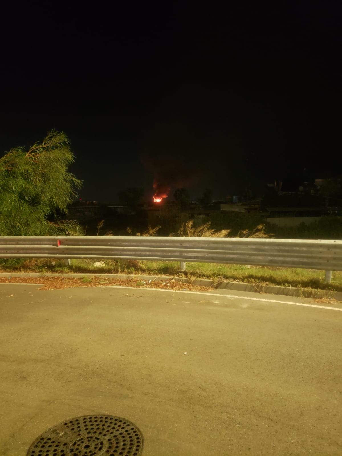 Cagliari, il fuoco e la paura a Mulinu Becciu: “Abitanti volontari in campo per salvare la vita ai residenti”