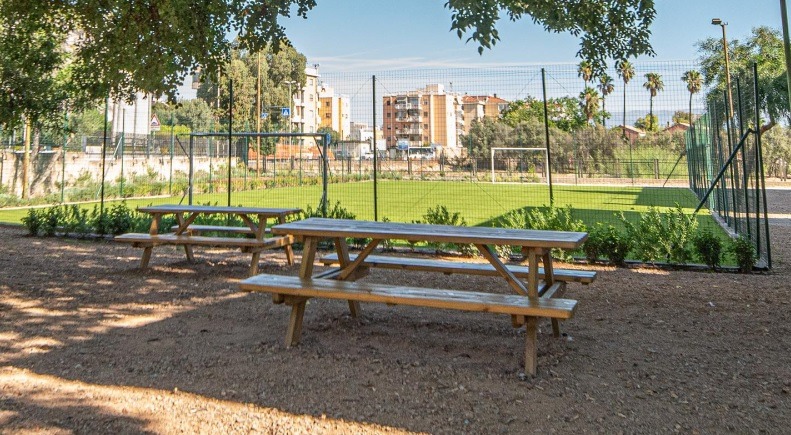 Cagliari, rivoluzione nelle scuole: nei giardini orti urbani, spazi sportivi e aule all’aperto