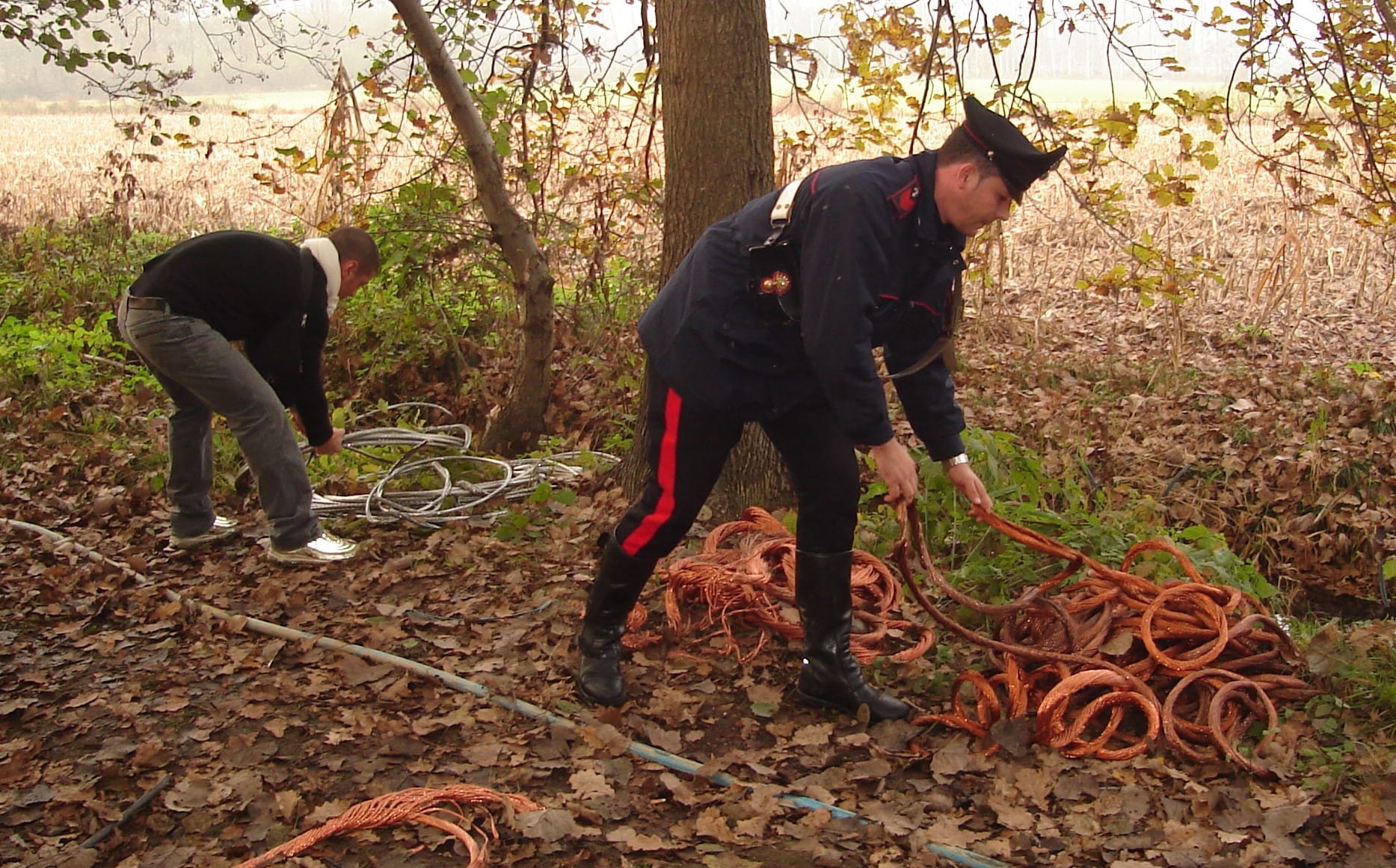 Serramanna, sequestrata maxi discarica abusiva e tossica: denunciati padre e figlio