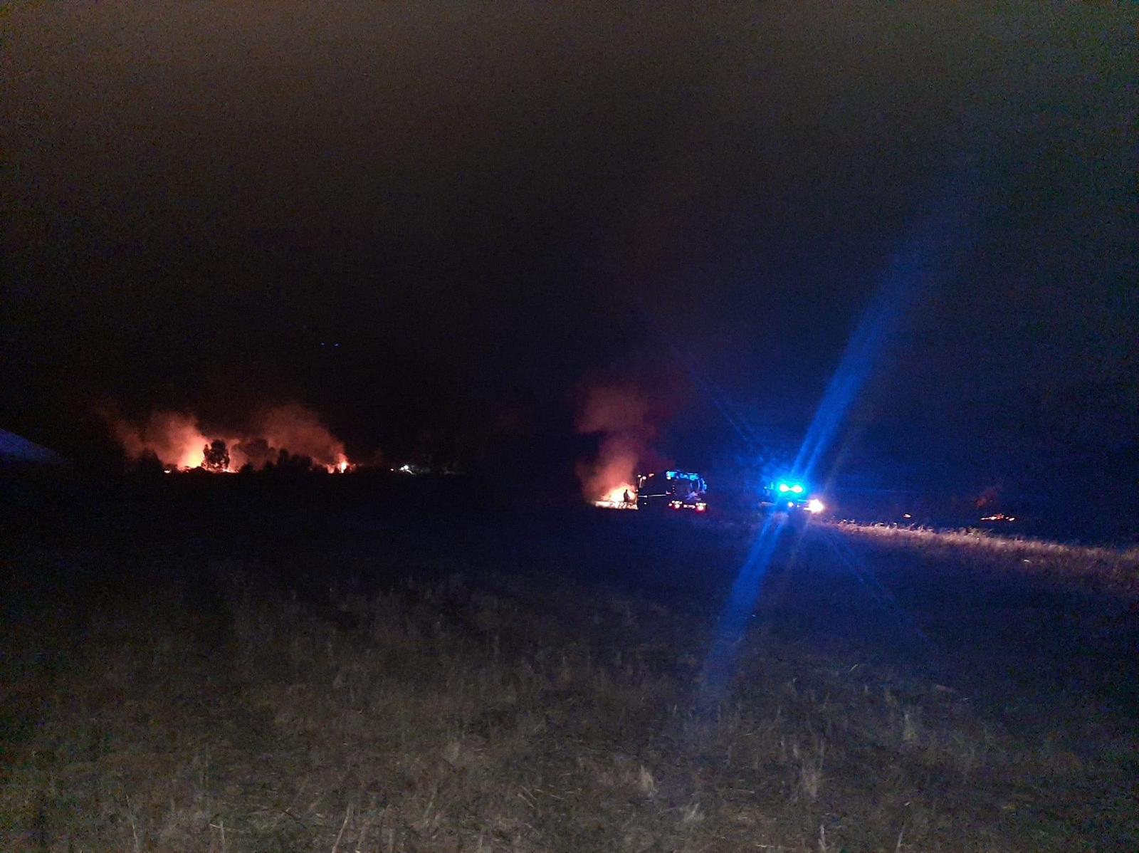 Pula, pericoloso incendio a Santa Margherita accanto alla 195: le fiamme sfiorano le case