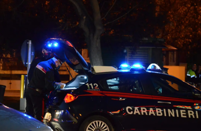 Sorpresi a spacciare in piazza a Iglesias, un 23enne e un 25enne arrestati dai carabinieri