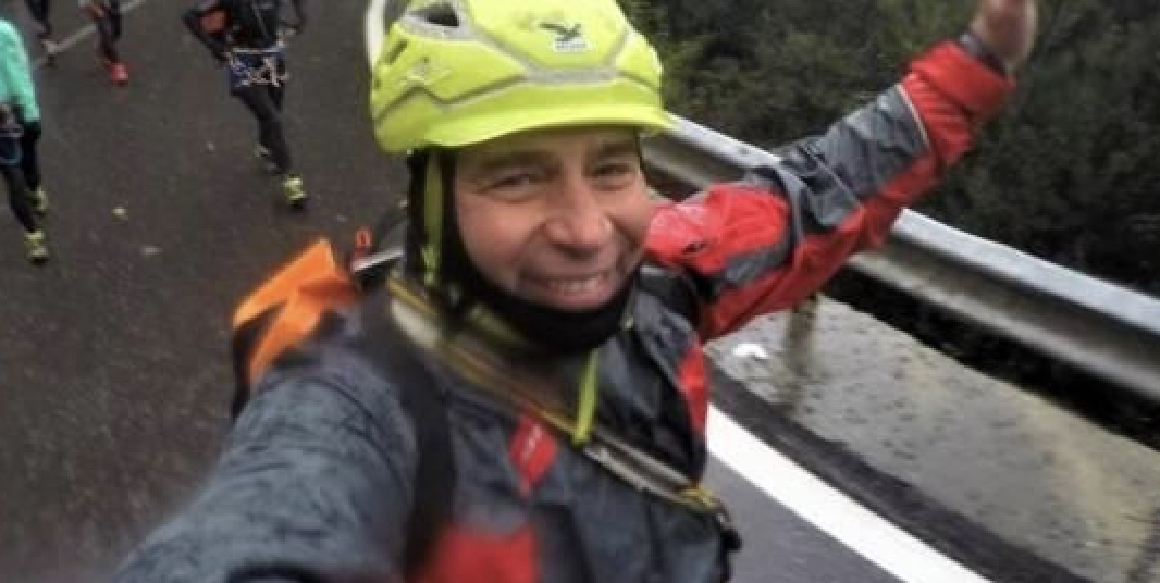 Dramma a Dorgali, noto climber sardo precipita durante un’arrampicata e muore: addio a Josè Aneris