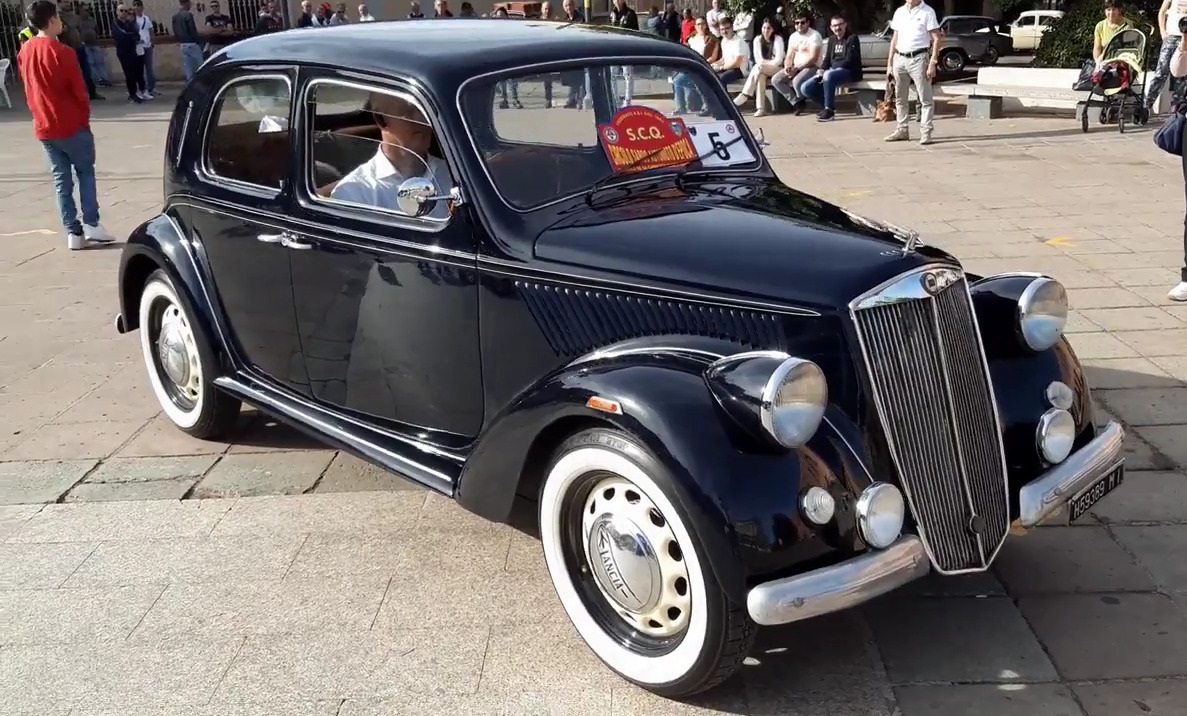 Dolianova, auto d’epoca in passerella – VIDEO