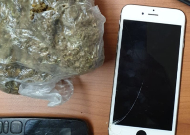 Uta, raffica di cellulari trovati dentro il carcere: “Allarme anche per la droga”