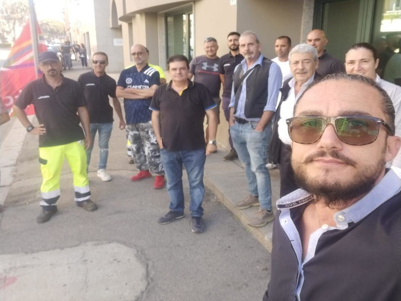 Cagliari, l’sos dei 9 dipendenti Abbanoa sull’orlo del licenziamento: “Trovateci altre mansioni, vogliamo lavorare”