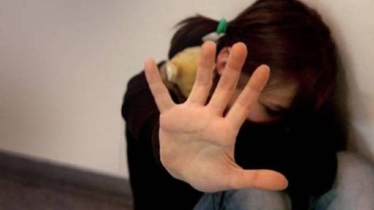 Violentava la figlia minore della compagna: orco finisce in carcere a Oristano