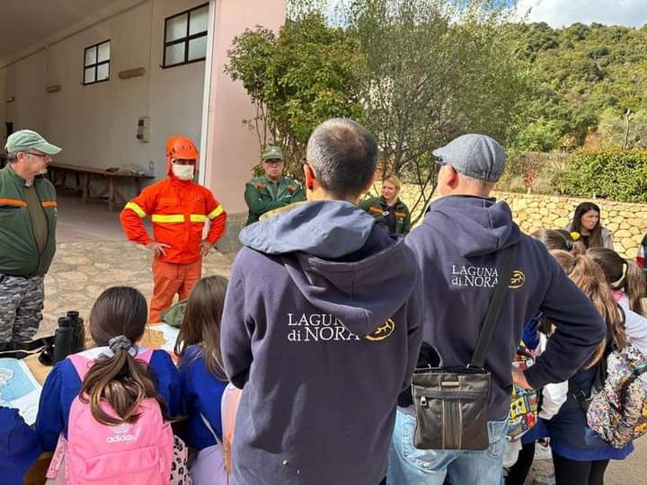 Pula, 300 piccoli studenti nei boschi per conoscere la macchina antincendi