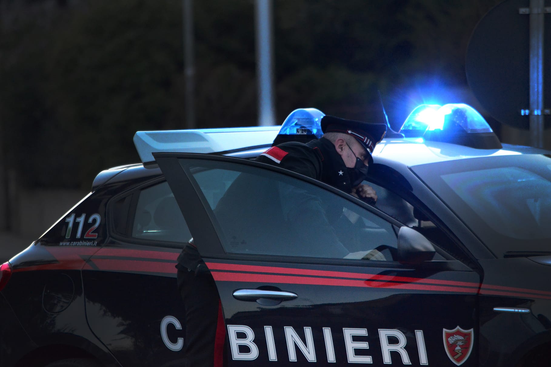 Giba, è ai domiciliari ma vaga ubriaco in auto per le vie del centro: arrestato