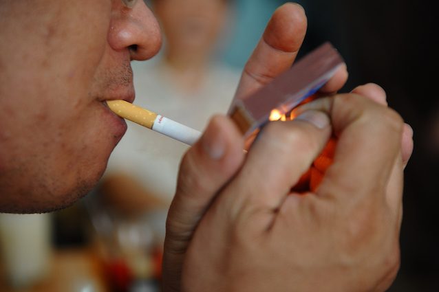 Tumori maligni, 30 casi ogni giorno in Sardegna: la sigaretta fatale per il cancro ai polmoni