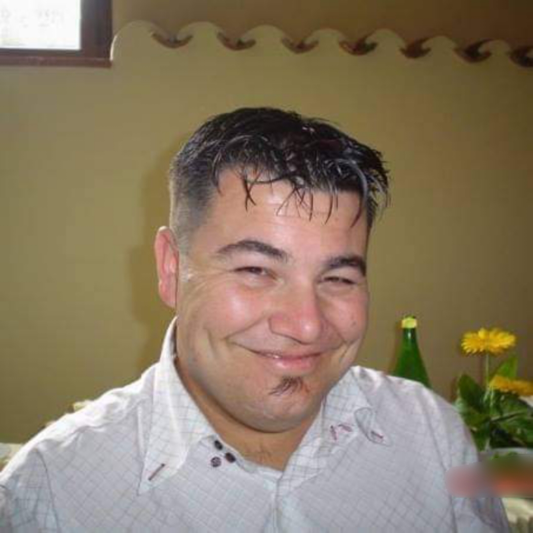 Addio al papà del casu agedu, Davide Chiai muore a 49 anni: fatale un malore improvviso