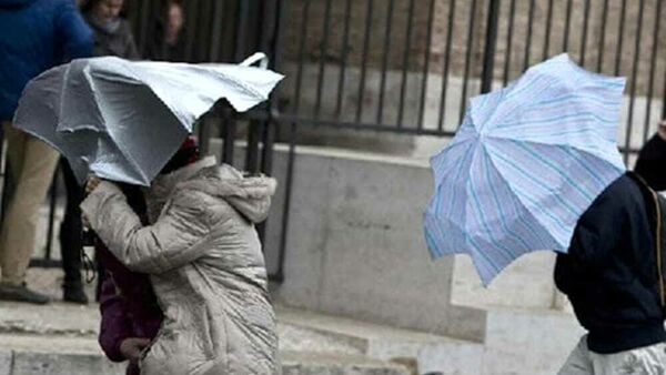 Meteo Casteddu, sulla Sardegna weekend tra vento e ombrelli: migliora domenica pomeriggio