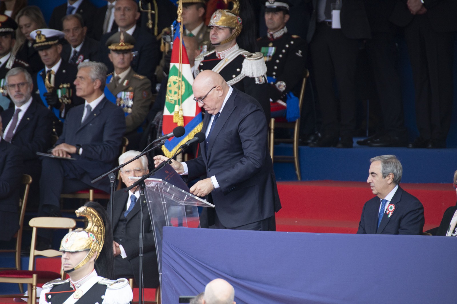 Crosetto gela i sardi: “Ridurre i poligoni militari in Sardegna? Non è in programma, anzi…”