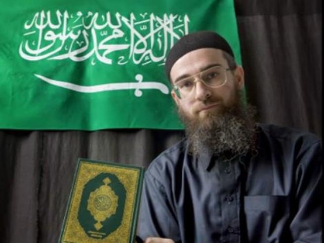 Cagliari, indagato e accusato di aver sedotto una studentessa minorenne: sospeso prof del Dettori