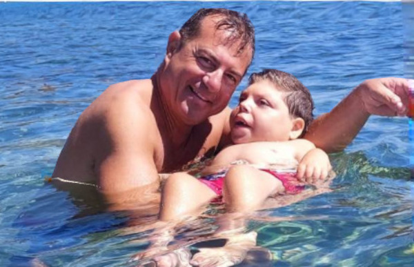 Muore al Brotzu stroncato da una malattia rara, Muravera piange Matteo Porcu: “Sarai l’angelo del nostro paese”