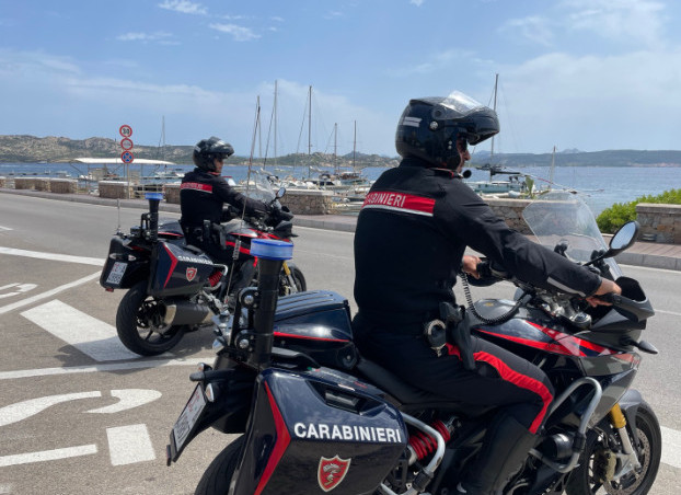 Choc ad Arzachena, due stranieri senza fissa dimora violentano una ragazza: arrestati