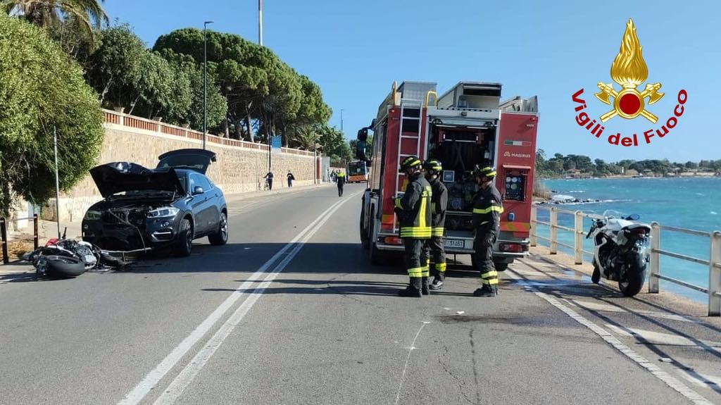 Margine Rosso, schianto tra due moto e un’auto: un uomo e una ragazza feriti nella carambola