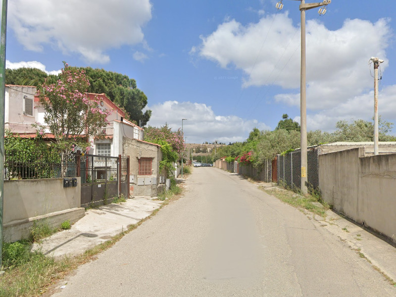 Guerra a Quartu sulla villa abusiva tra viale Europa e Simbirizzi: “Il Comune chiede l’abbattimento ma vogliamo la sanatoria”