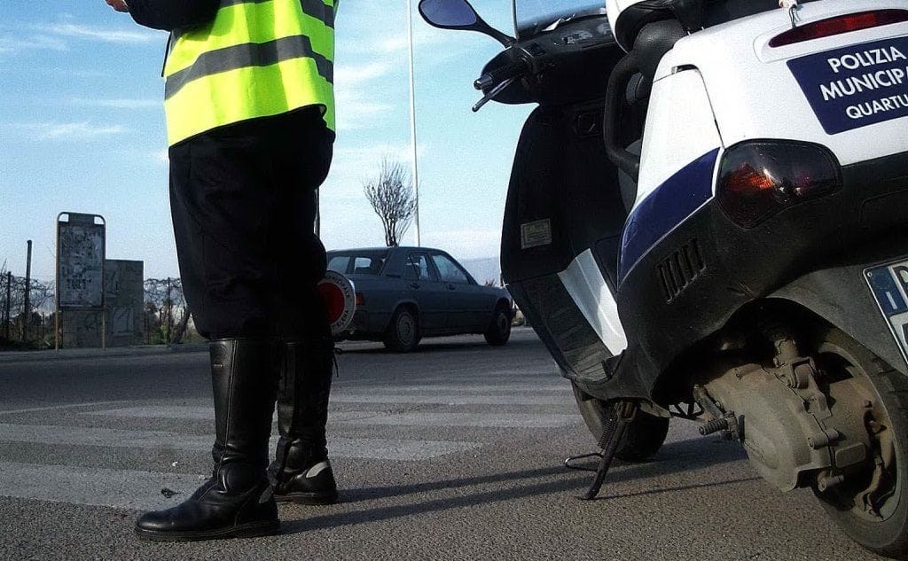 Quartu, parcheggi vietati e corse sfrenate: nelle casse comunali finiscono 700mila euro