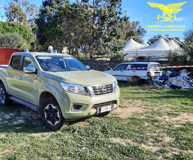 Capre e pecore tra i rifiuti alla Sella del Diavolo, blitz della Forestale a Cagliari: sequestrata una discarica abusiva
