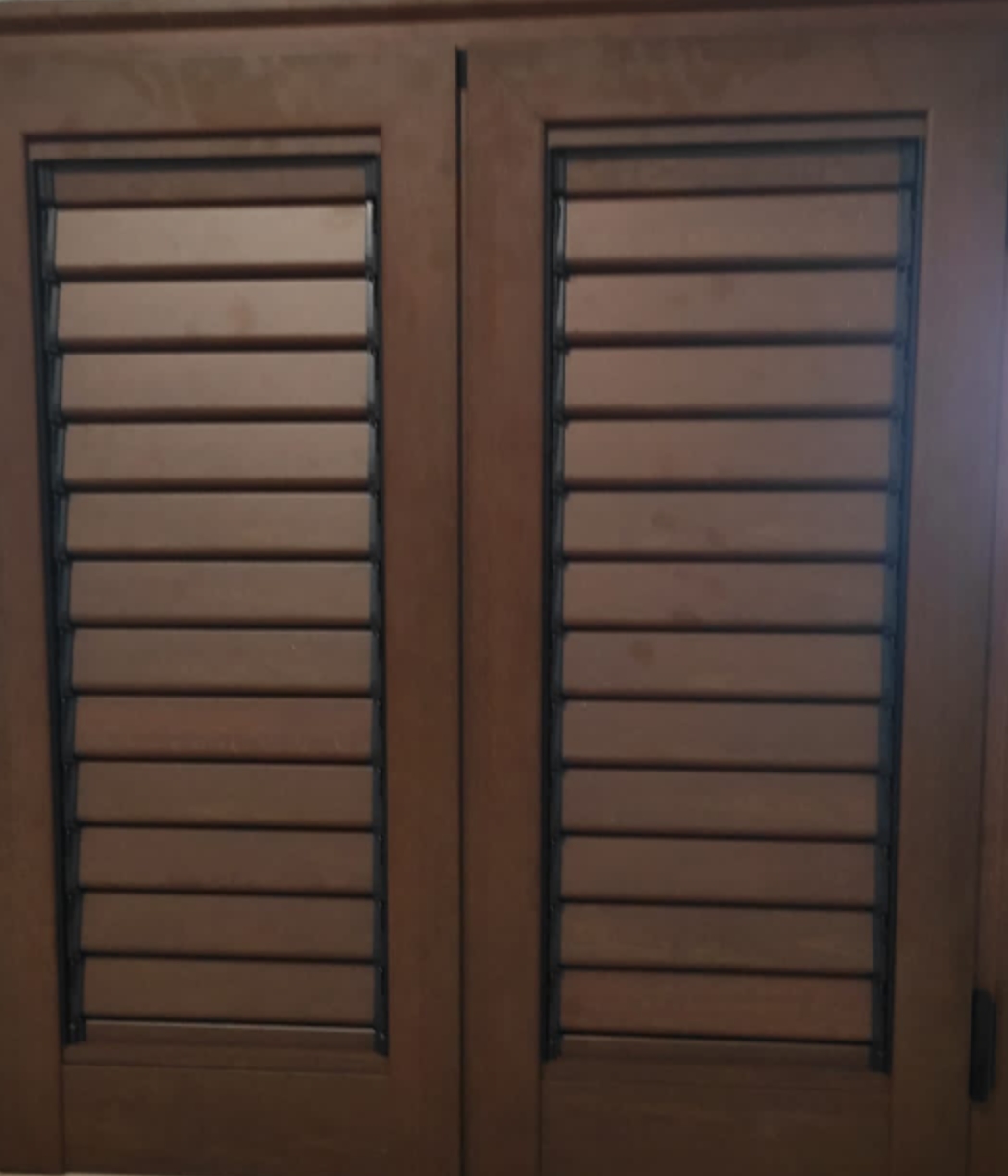 Persiane orientabili direttamente dalla fabbrica, con consegna rapida, a prezzi vantaggiosi