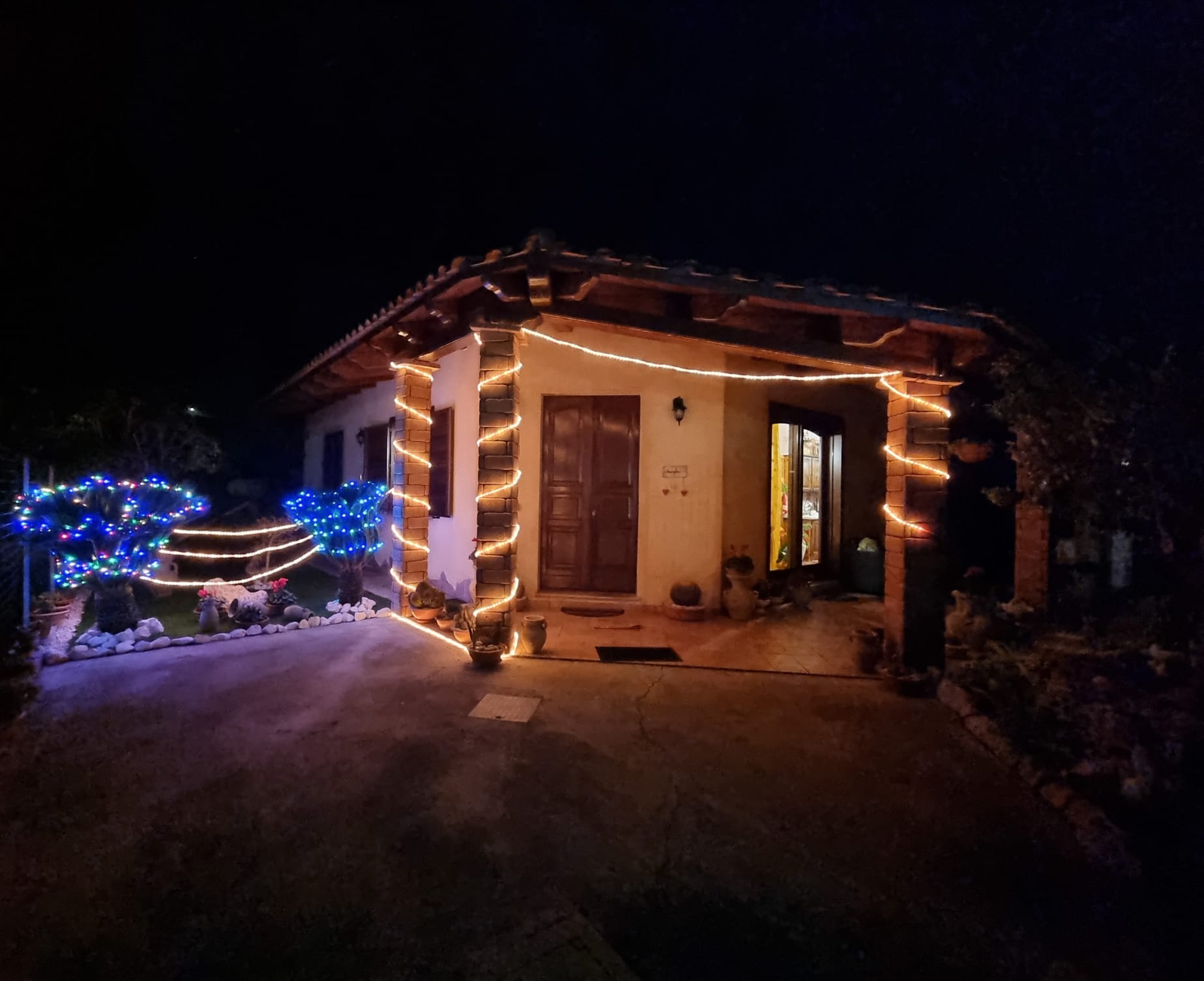 Concorso “Le migliori luminarie in Sardegna 2023”: casa Usai a San Nicolò d’Arcidano