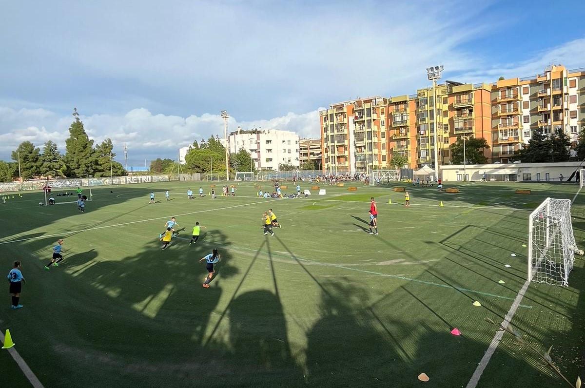 Cagliari, tribuna da 200 posti e punto di ristoro: nuovo look per il campo della Sigma