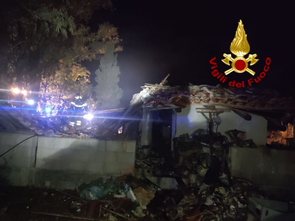 Sant’Isidoro, esplosione in casa per una fuga di gas: 85enne in codice rosso