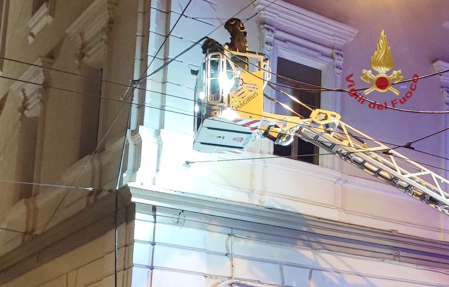 Maltempo a Cagliari: 170 interventi per alberi caduti, cornicioni pericolanti e cartelli divelti