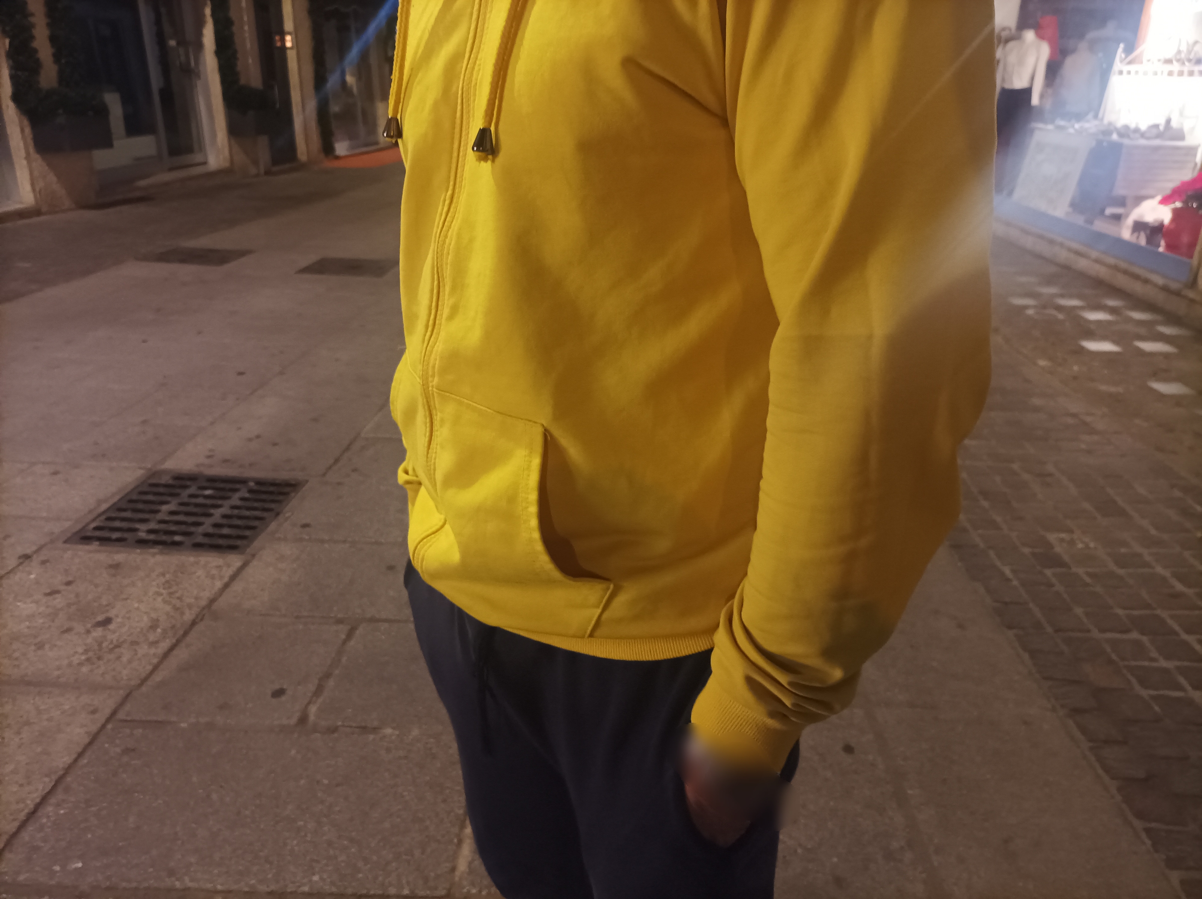 Follia a Cagliari: “La mia auto presa a bastonate dopo un battibecco al distributore automatico”