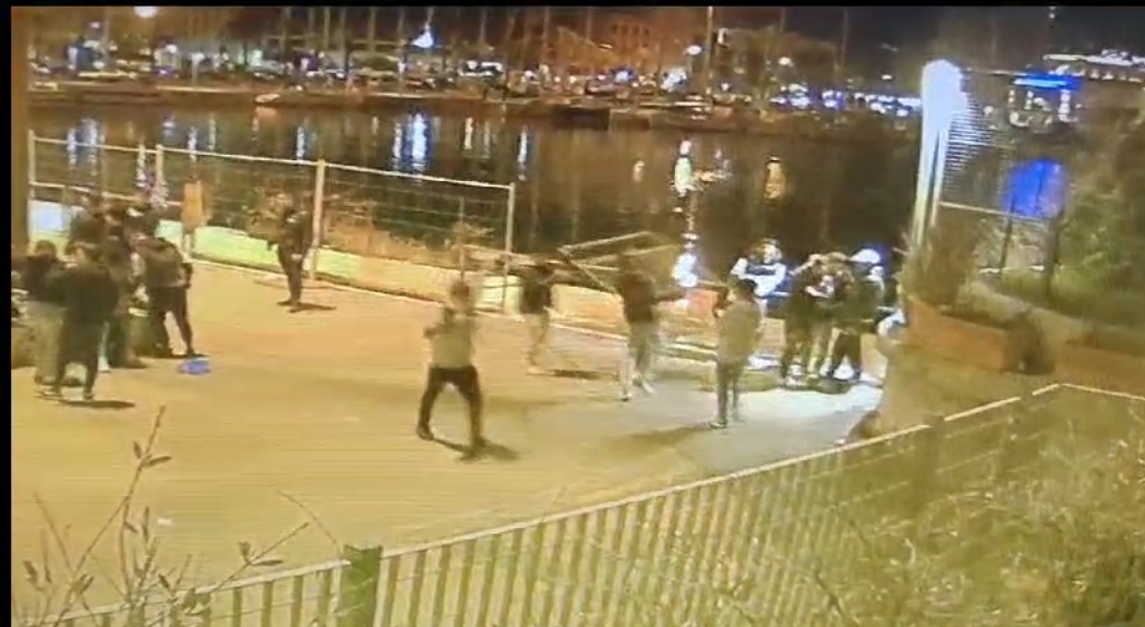 Cagliari, sos sicurezza al porto: “Giovani scalmanati che spaccano recinzioni e immigrati che rubano nelle barche”