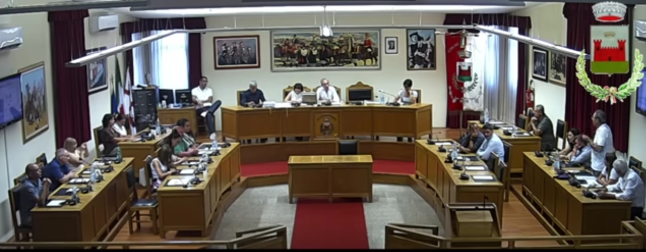 Capoterra, Garau: “Il mio bancomat è pieno grazie al mio lavoro, mentre c’è chi ha riempito il suo con l’incarico da assessore”