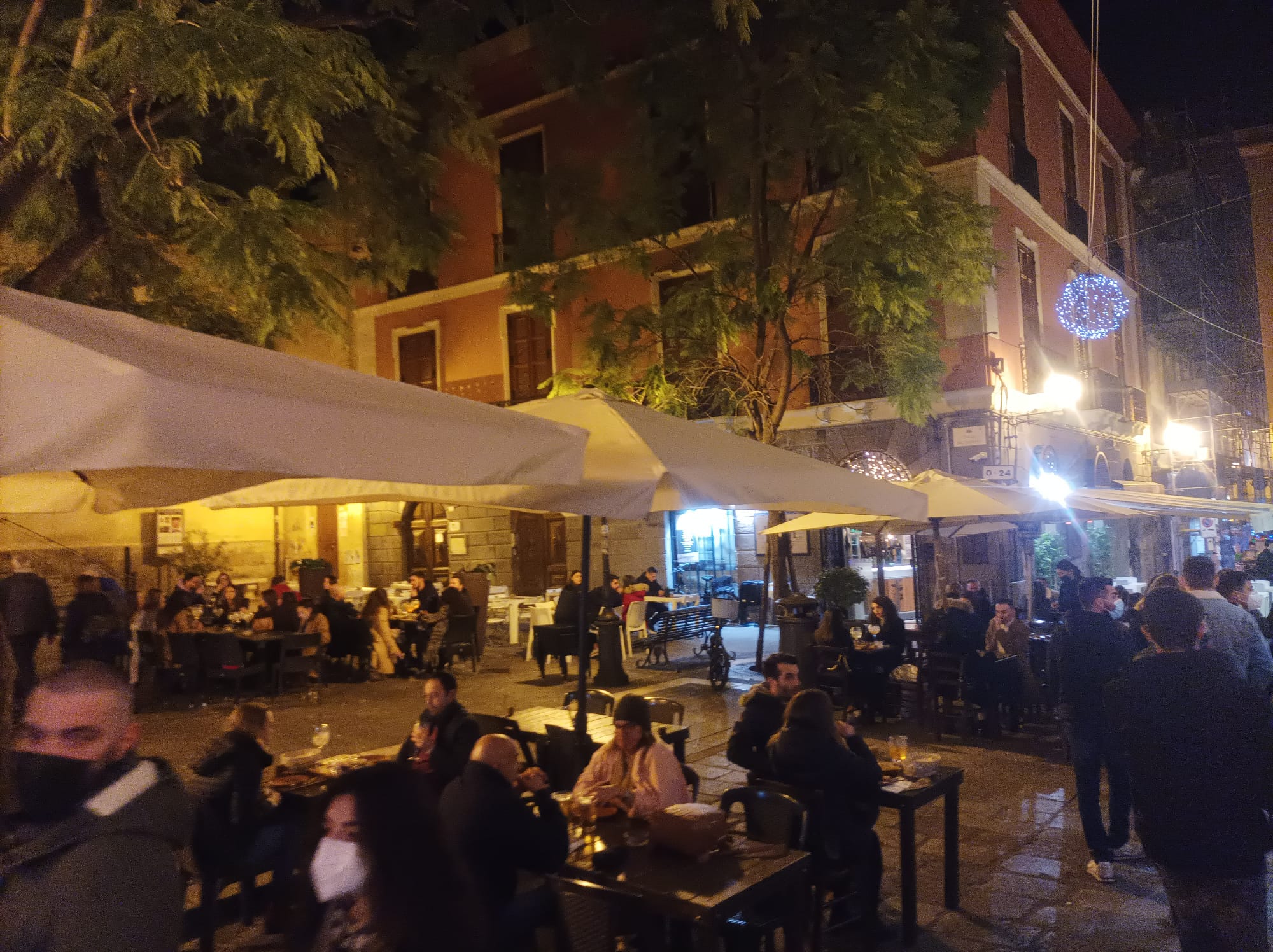 Cagliari, terremoto in arrivo alla Marina: taglio ai clienti dei locali e stop ai tavolini anticipato all’1 di notte