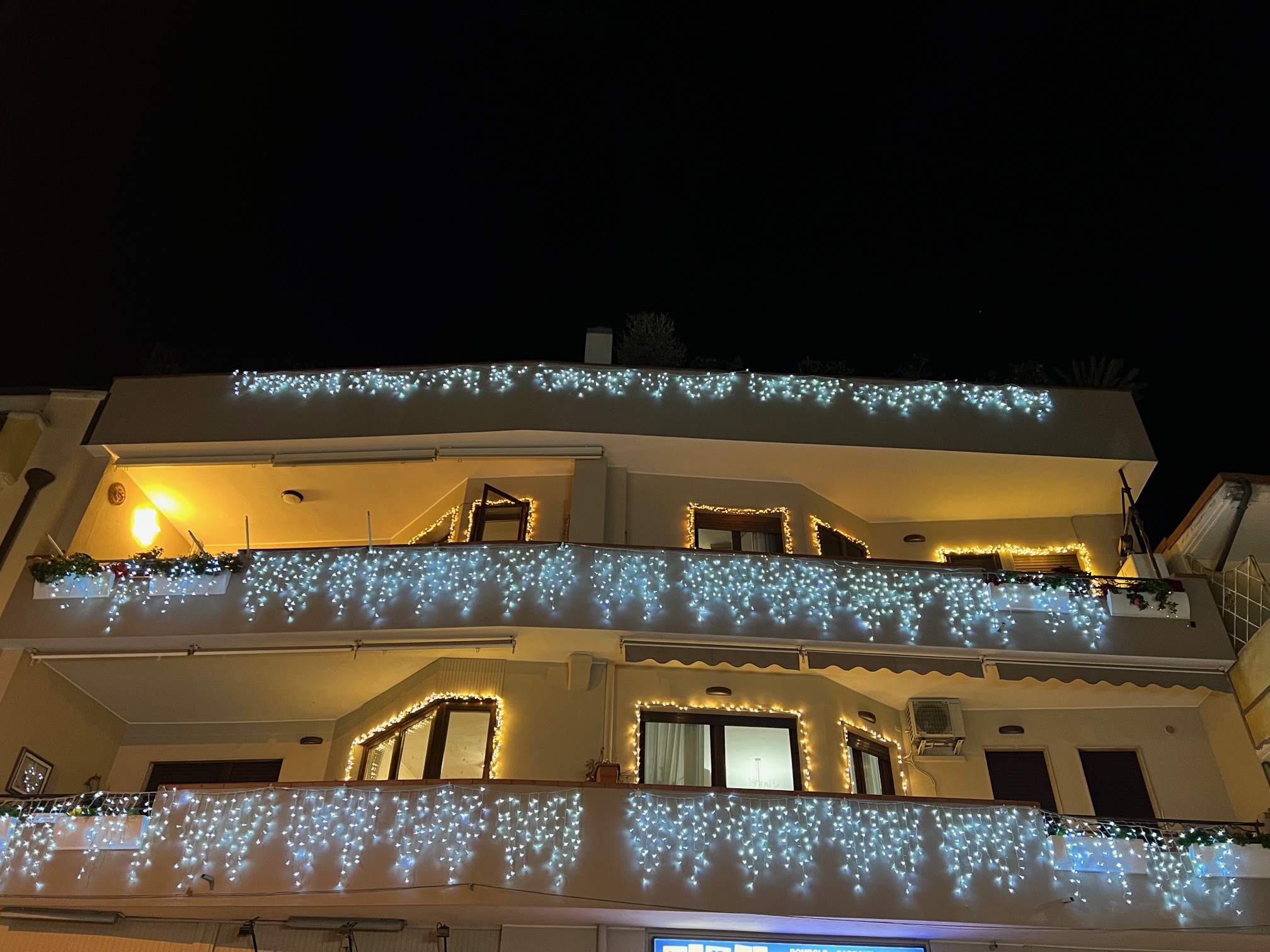 Concorso “Le migliori luminarie in Sardegna 2023”: condominio “Pintus” a Elmas