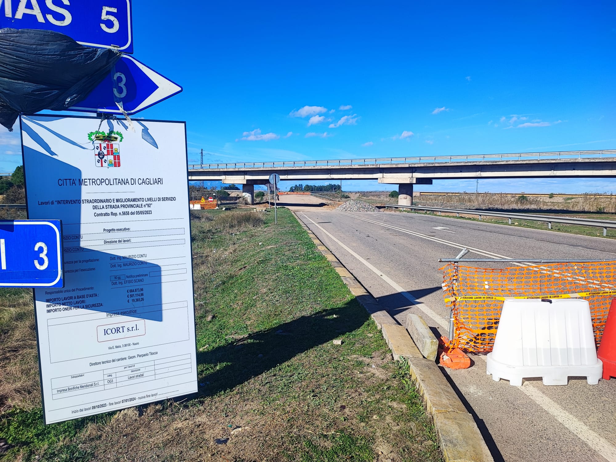 Assemini, odissea per migliaia di automobilisti: “Cantiere bloccato e operai fantasma sulla Provinciale 92”