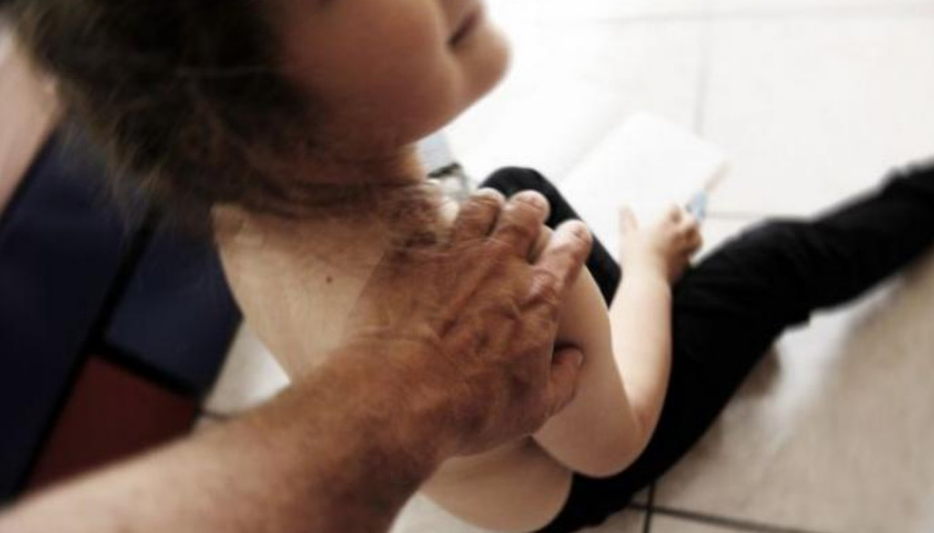 Accusato di violenza sessuale sulla figlia minorenne della nuova compagna, 37enne cagliaritano nei guai