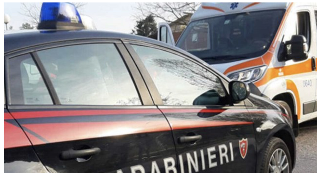 Chiama i carabinieri perché non ha i soldi per le medicine per la mamma malata, le portano la spesa a casa