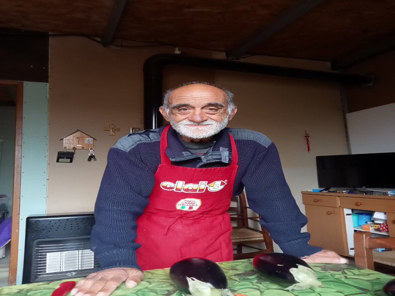 La moglie e le figlie piangono Antonio Aru, l’ultimo saluto nella chiesa di Flumini di Quartu